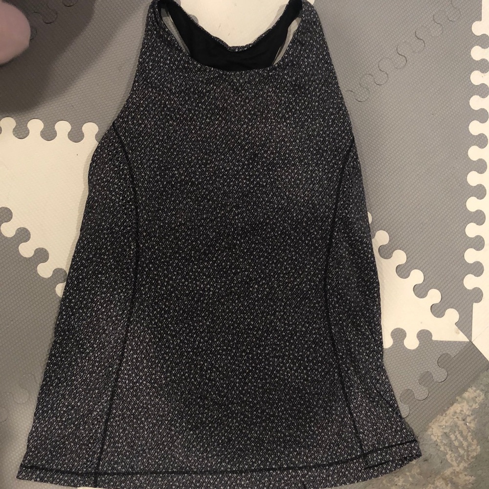 Lululemon racerback tank w/ built-in bra. Size 6